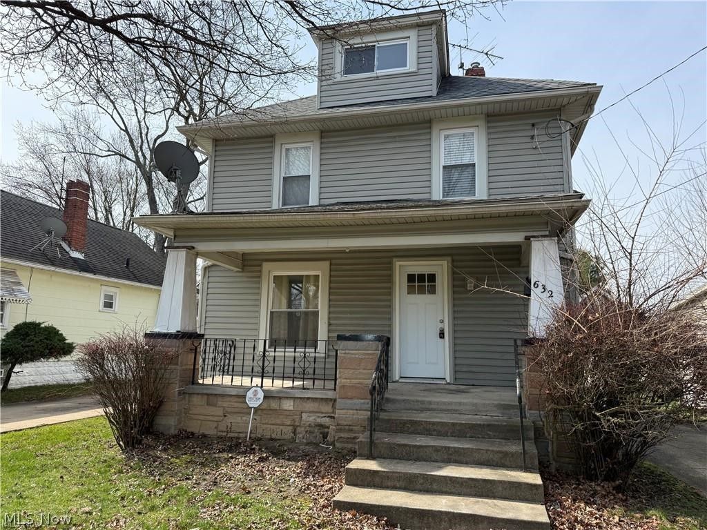 632 Roscoe Avenue, Akron, OH 44306 Main Photo