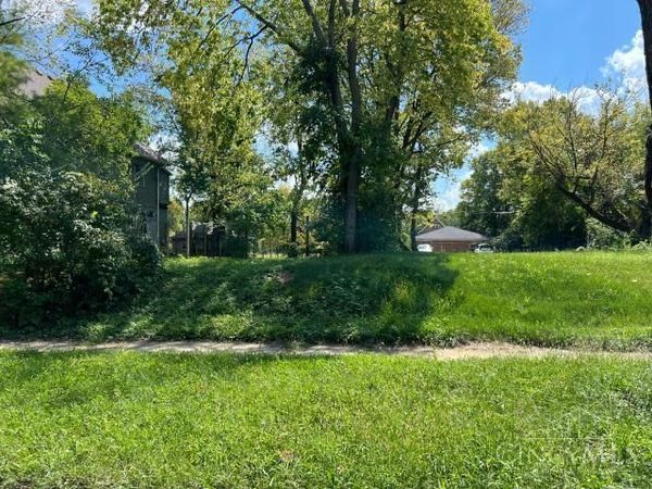 108 Cambridge Avenue, Dayton, OH 45406