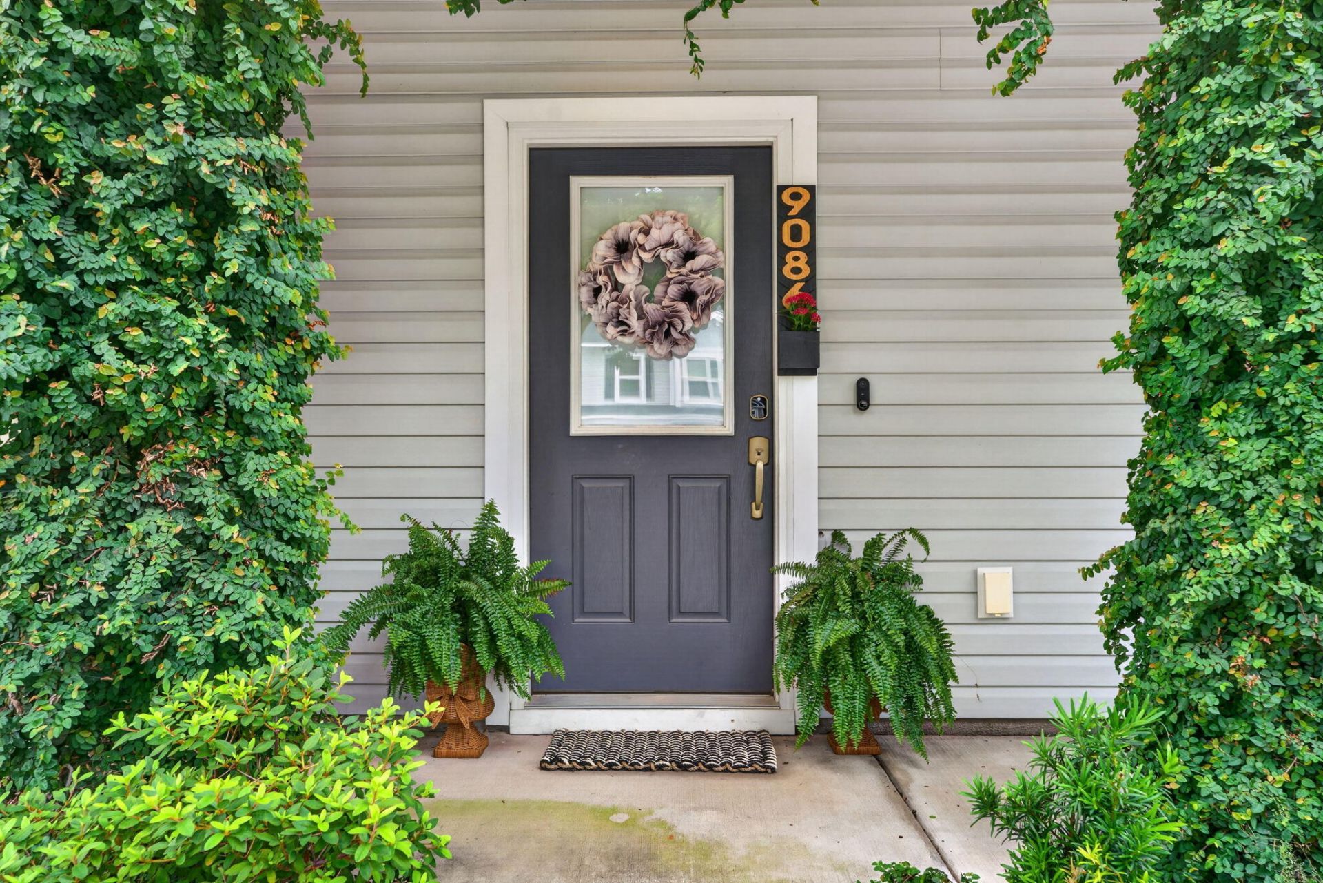 9086 Parlor Drive Photo 4