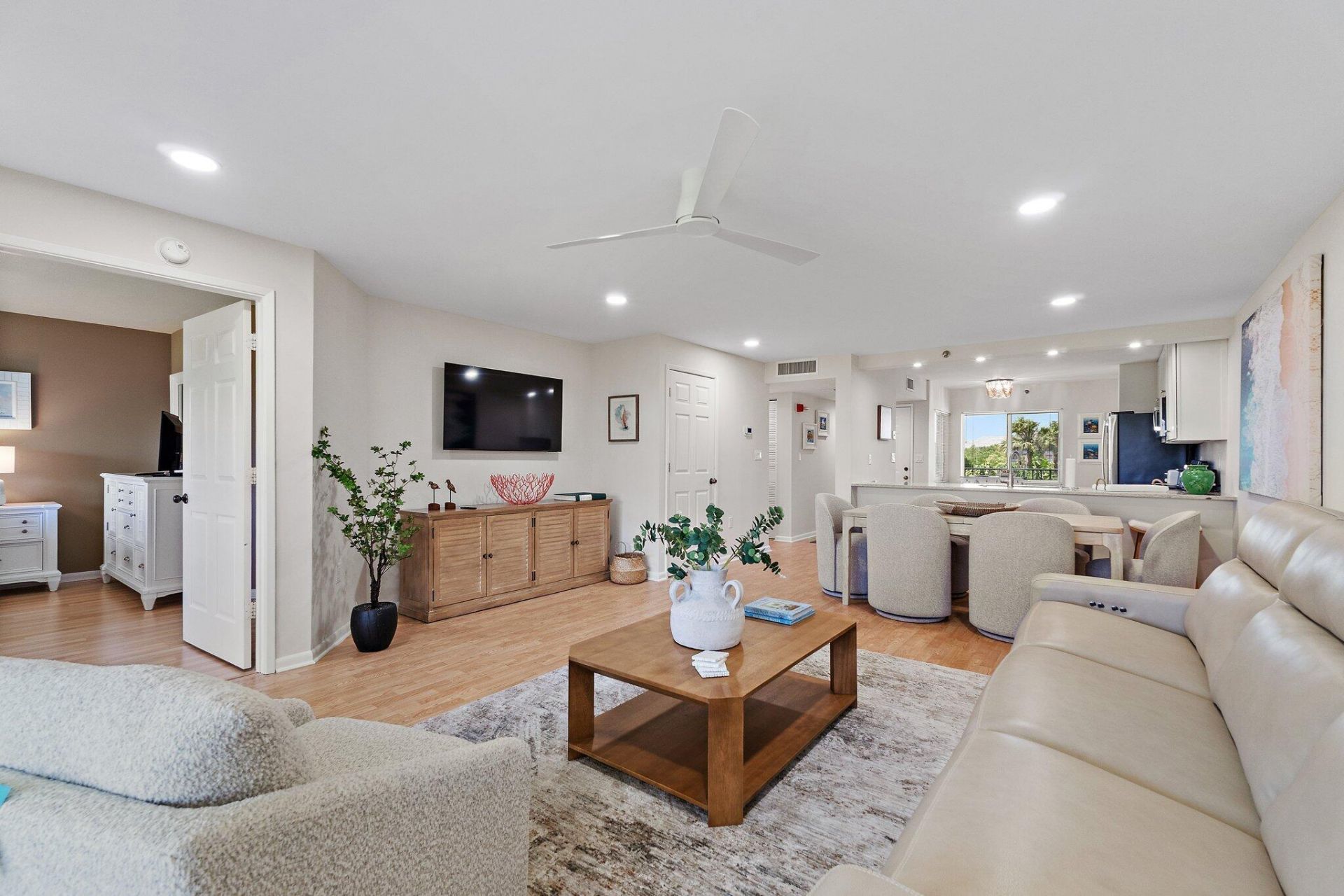 275 Palm Avenue, Unit C302, Jupiter, FL 33477 Photo