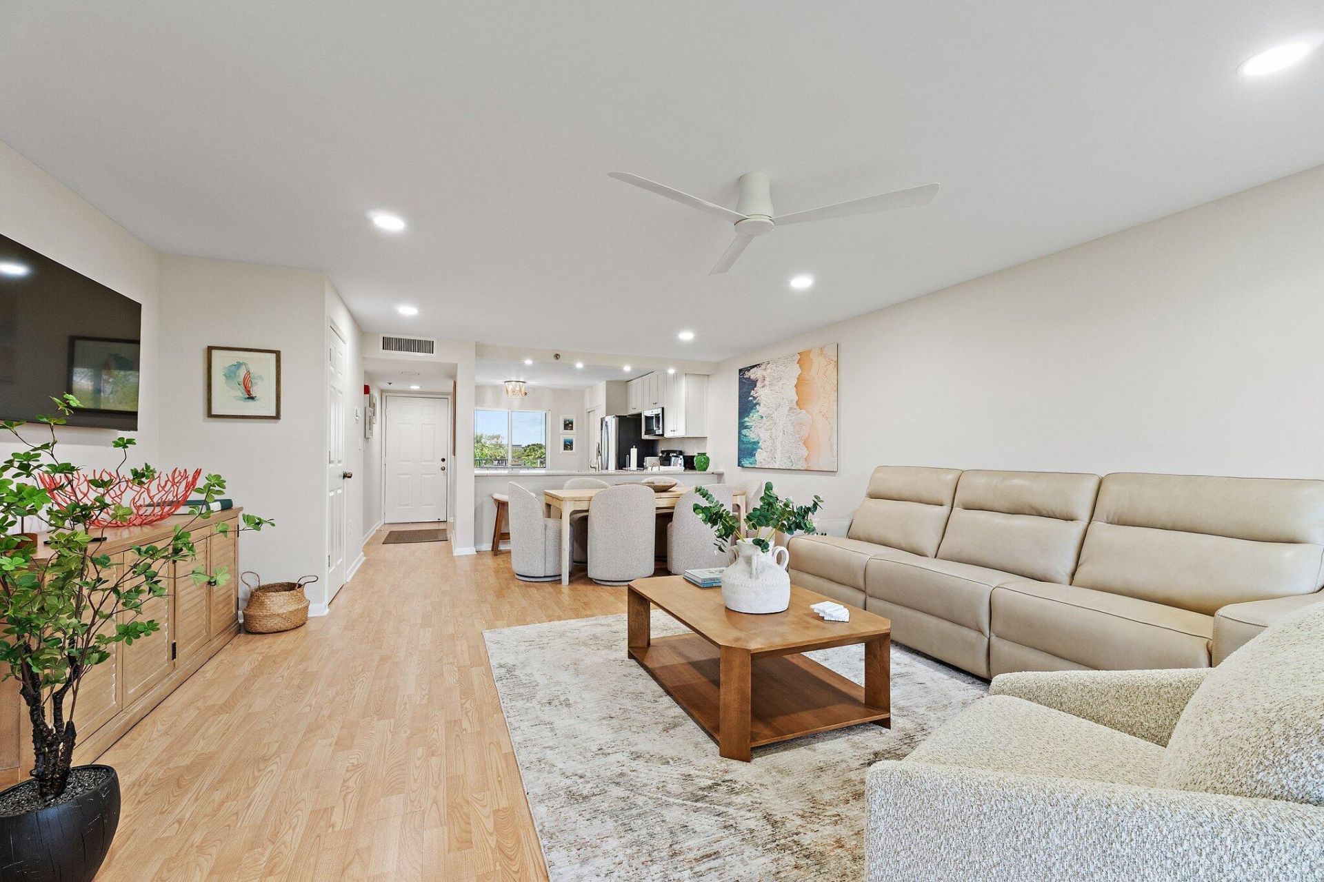 275 Palm Avenue, Unit C302, Jupiter, FL 33477 Photo