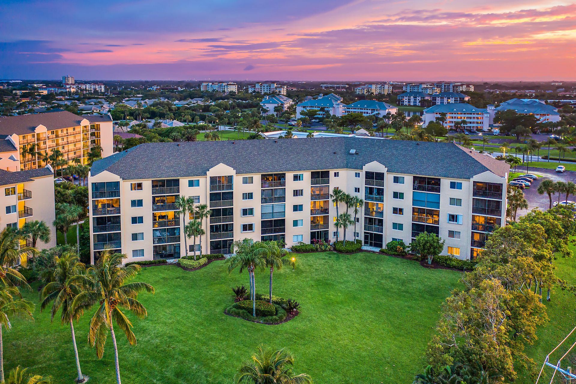 275 Palm Avenue, Unit C302, Jupiter, FL 33477 Photo