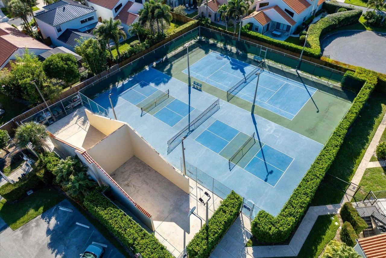 2576 La Cristal Circle, Palm Beach Gardens, FL 33410 Photo