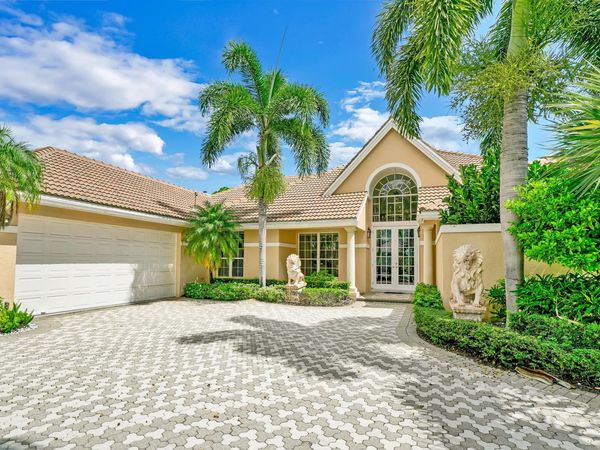 34 St James Drive, Palm Beach Gardens, FL 33418