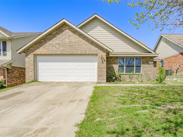 8915 Wild Rose Lane, Cross Roads, TX 76227