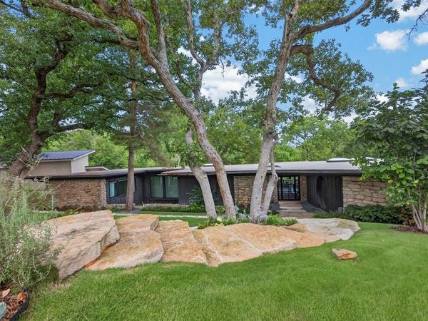 5332 Quail Run Street , Fort Worth, TX 76107