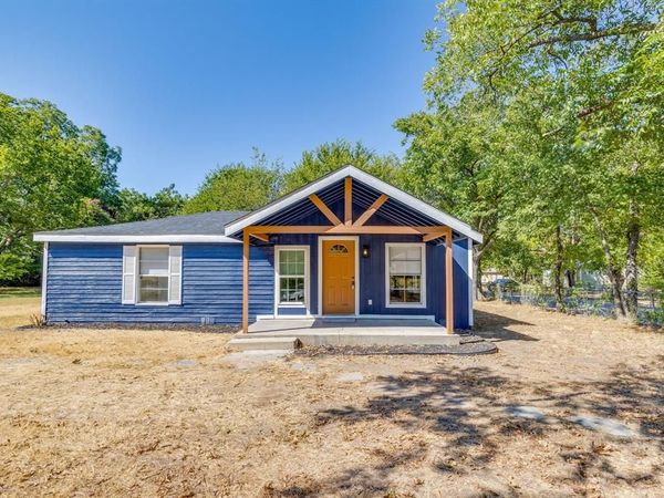 407 Ada Street , Cleburne, TX 76031