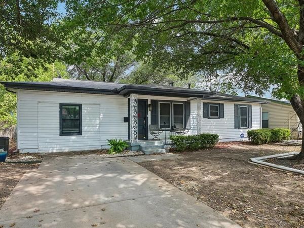 3204 Aurora Street , Haltom City, TX 76117