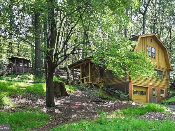 110 OAKBROOK COURT , BIRDSBORO, PA 19508
