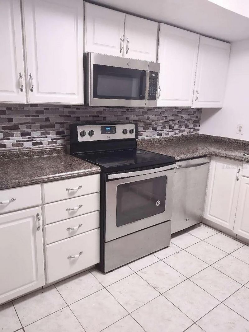 1208 S Taylor Road, Seffner, FL 33584 Photo