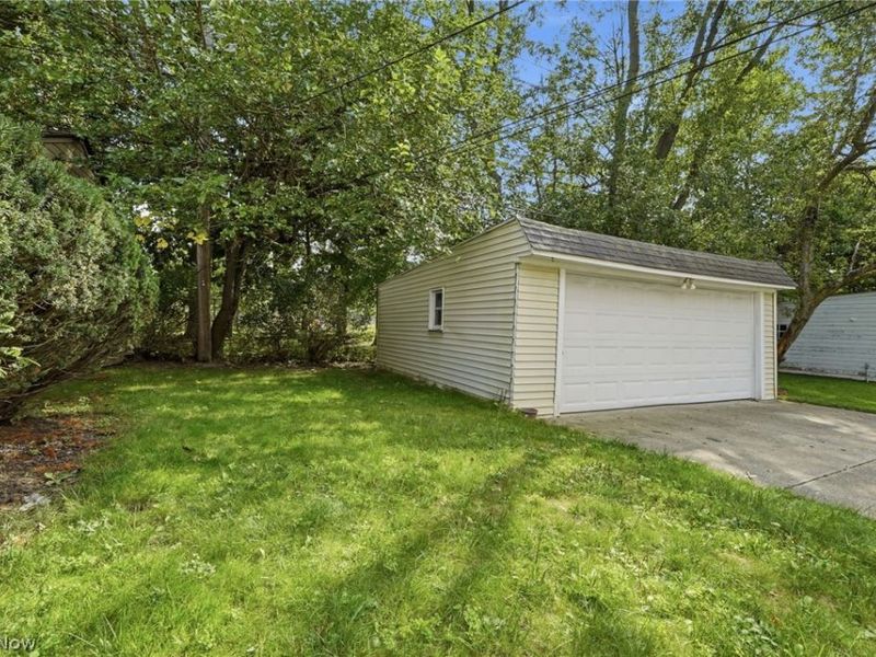 4306 Groveland Road, University Heights, OH 44118 Photo 5