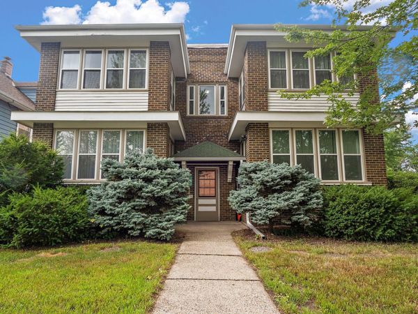 1521 Grand Avenue , Saint Paul, MN 55105