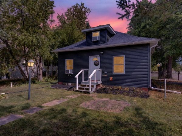 400 Oak Street, Grasston, MN 55030