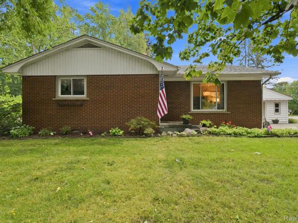 70484 N Main Street , Richmond, Mi 48062