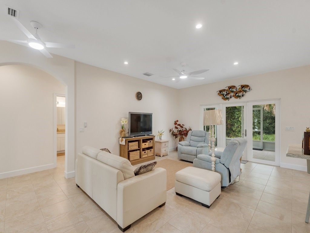 664 Beard Avenue, Sebastian, FL 32958 Photo
