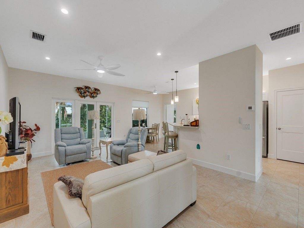 664 Beard Avenue, Sebastian, FL 32958 Photo