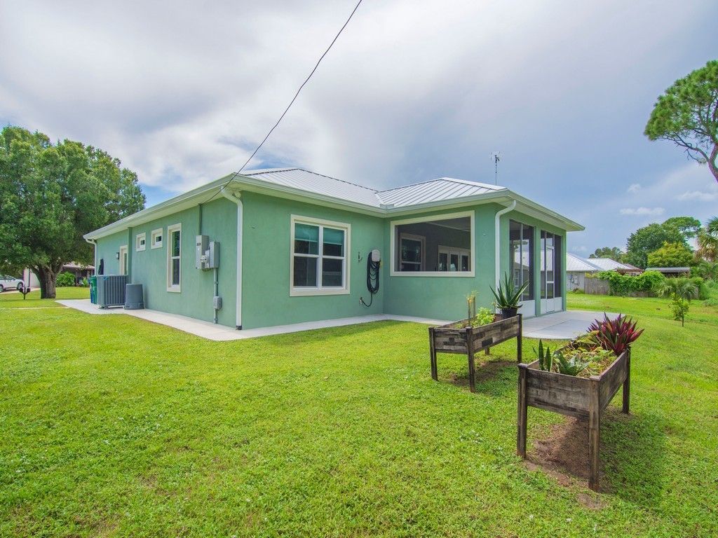 664 Beard Avenue, Sebastian, FL 32958 Photo