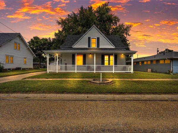 110 E Iowa Street, Monroe, IA 50170
