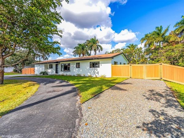 535 N Biscayne River Dr , Miami, FL 33169