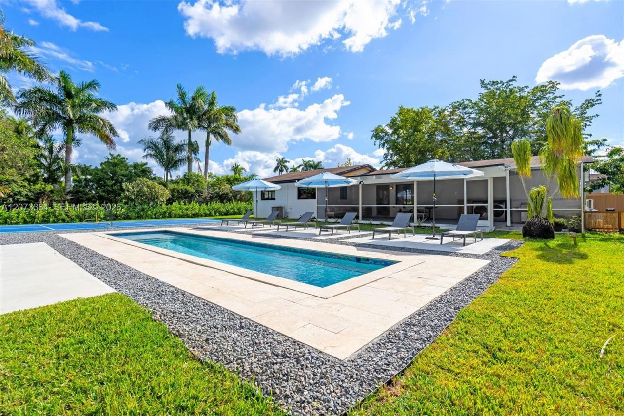535 N Biscayne River Dr, Miami, FL 33169 Photo