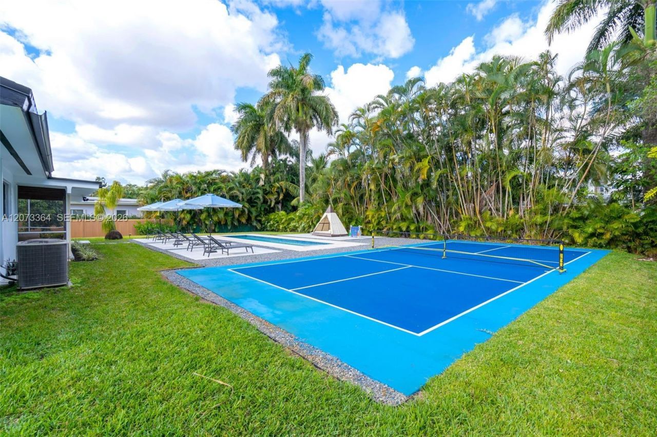 535 N Biscayne River Dr, Miami, FL 33169 Photo
