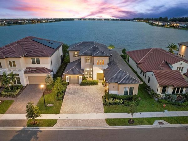 12570 N Parkland Bay Trl, Parkland, FL 33076