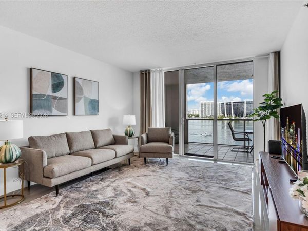 18100 N Bay Rd , Unit 709, Sunny Isles Beach, FL 33160