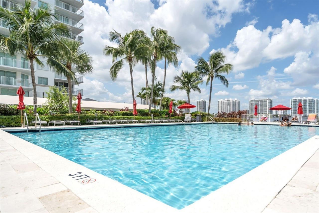 18100 N Bay Rd, Unit 709, Sunny Isles Beach, FL 33160 Photo