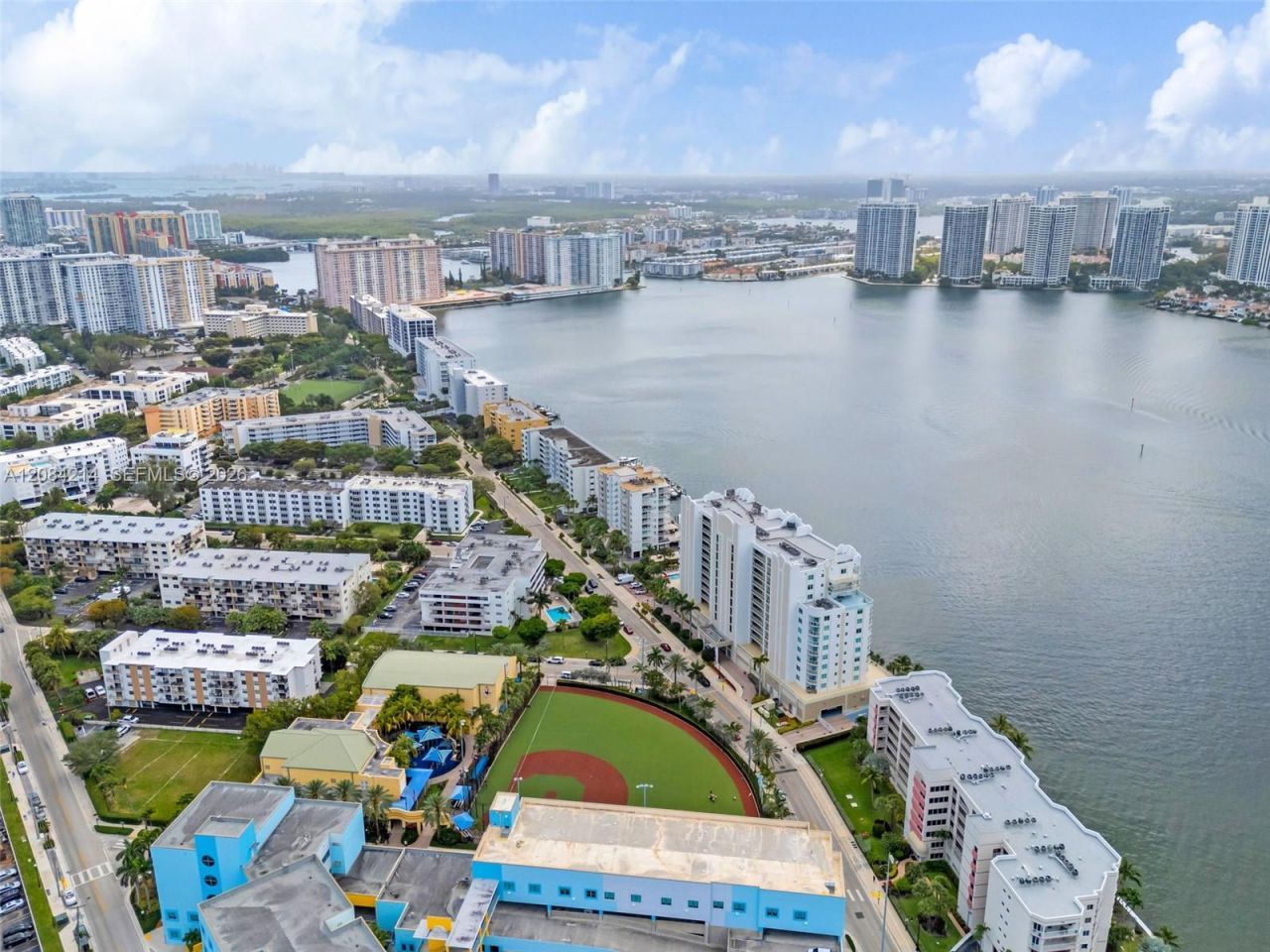 18100 N Bay Rd, Unit 709, Sunny Isles Beach, FL 33160 Photo