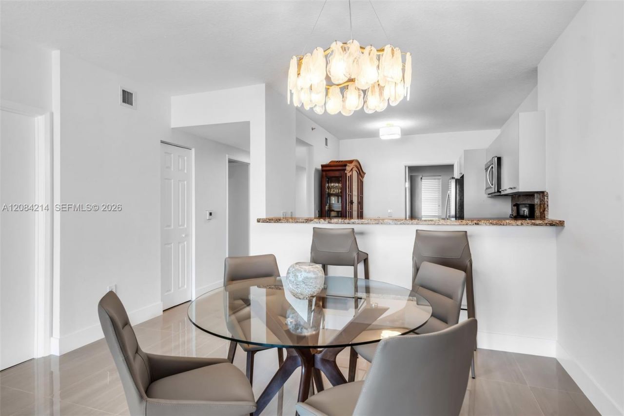 18100 N Bay Rd, Unit 709, Sunny Isles Beach, FL 33160 Photo
