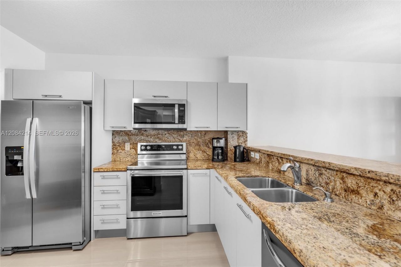 18100 N Bay Rd, Unit 709, Sunny Isles Beach, FL 33160 Photo