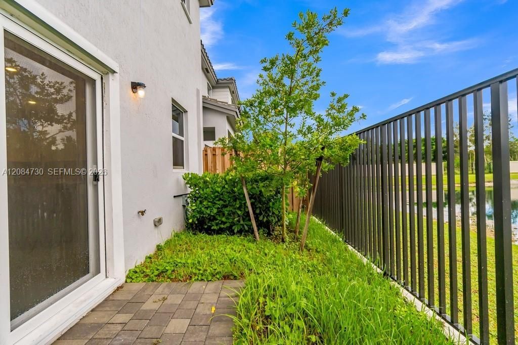 18414 SW 2nd St, Pembroke Pines, FL 33029 Photo
