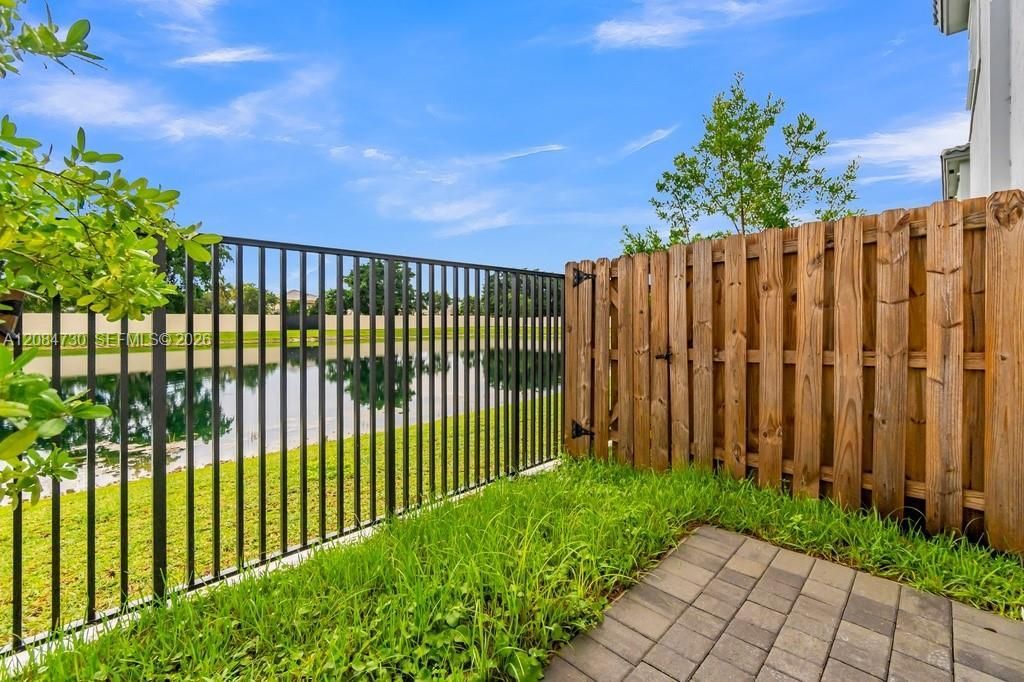 18414 SW 2nd St, Pembroke Pines, FL 33029 Photo