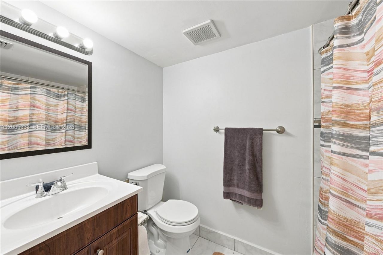 3930 Inverrary Blvd, Unit 602-D, Lauderhill, FL 33319 Photo