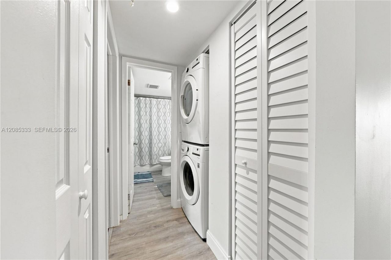 3930 Inverrary Blvd, Unit 602-D, Lauderhill, FL 33319 Photo