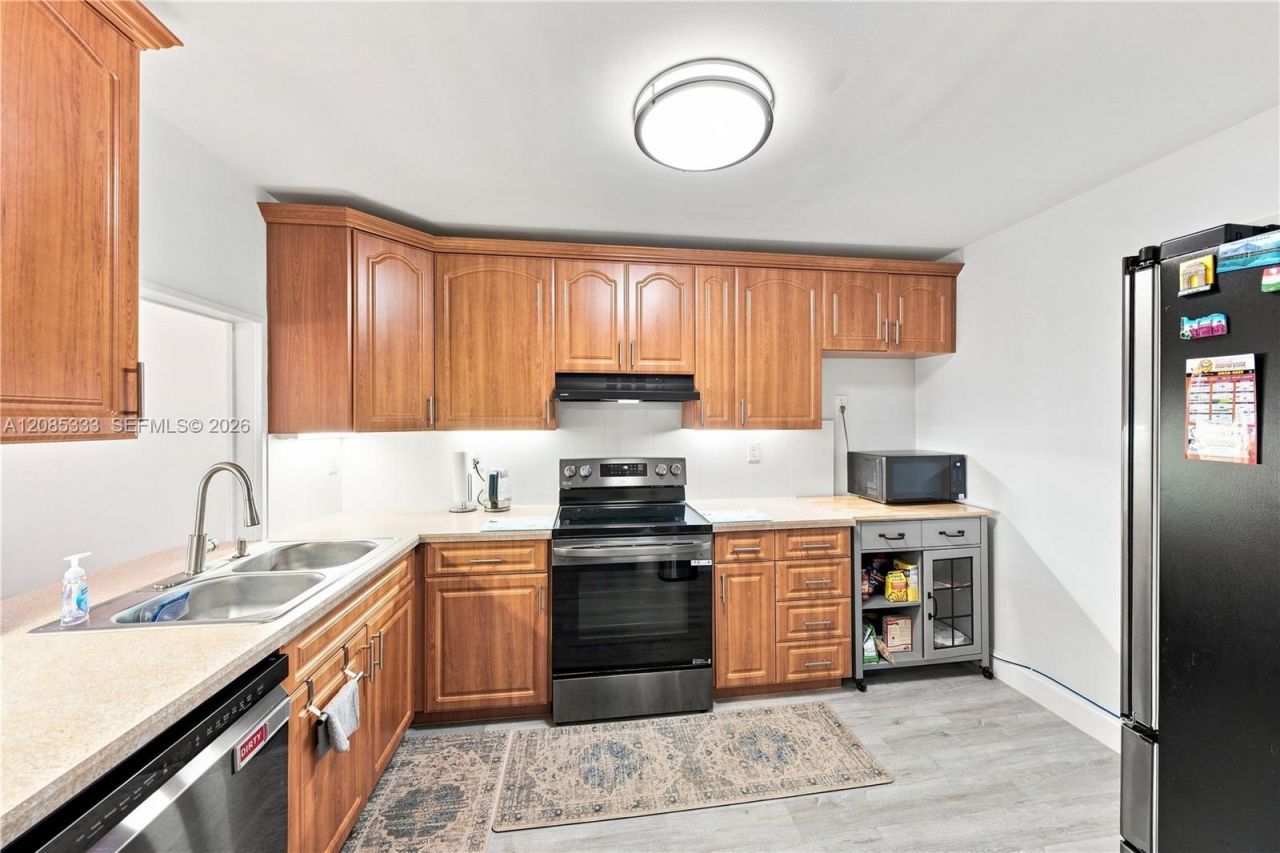 3930 Inverrary Blvd, Unit 602-D, Lauderhill, FL 33319 Photo