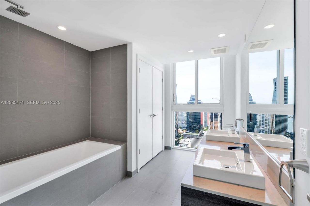 1080 Brickell Ave , Unit 3900-3901, Miami, FL 33131 Photo