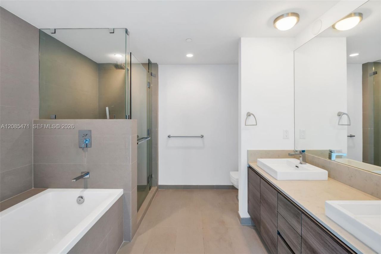 1080 Brickell Ave , Unit 3900-3901, Miami, FL 33131 Photo