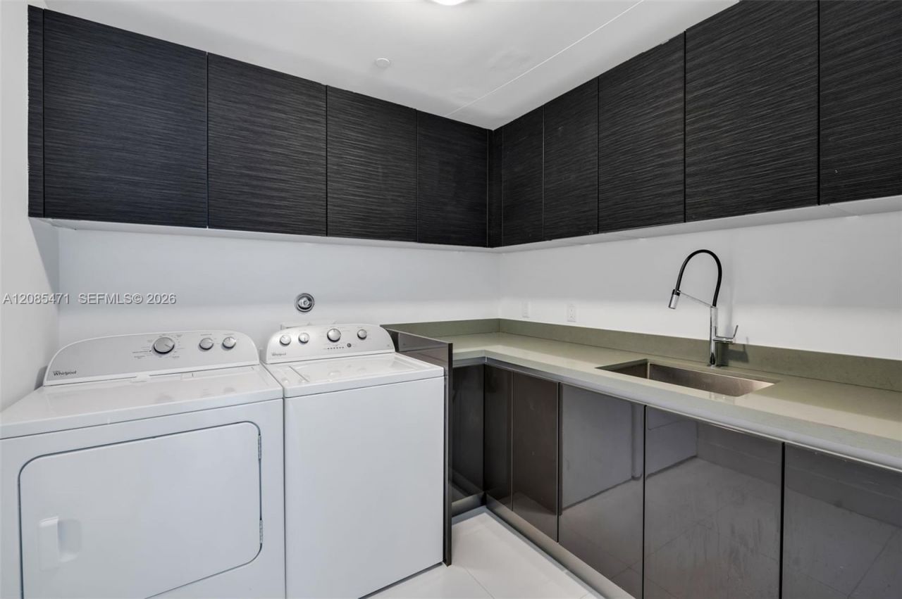 1080 Brickell Ave , Unit 3900-3901, Miami, FL 33131 Photo