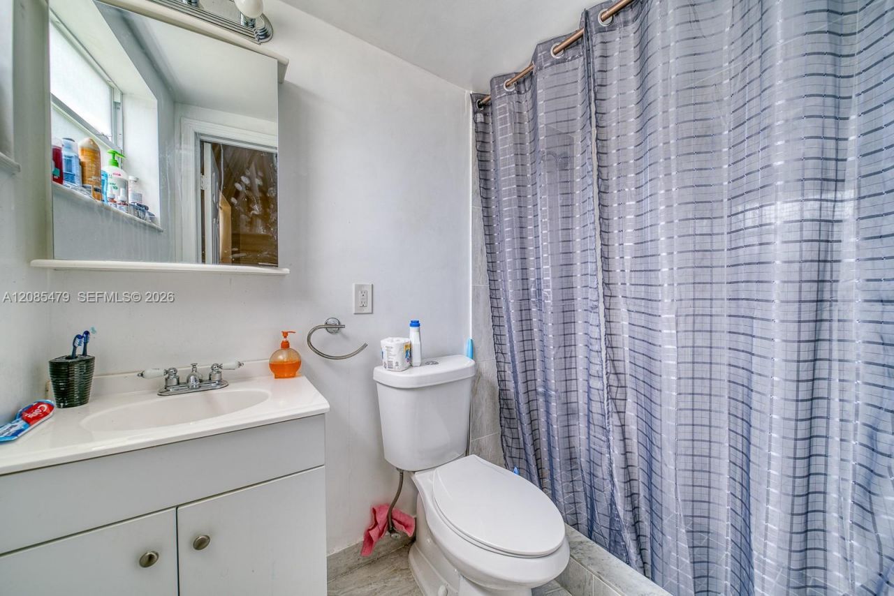 140 Royal Palm Rd, Unit 111, Hialeah Gardens, FL 33016 Photo