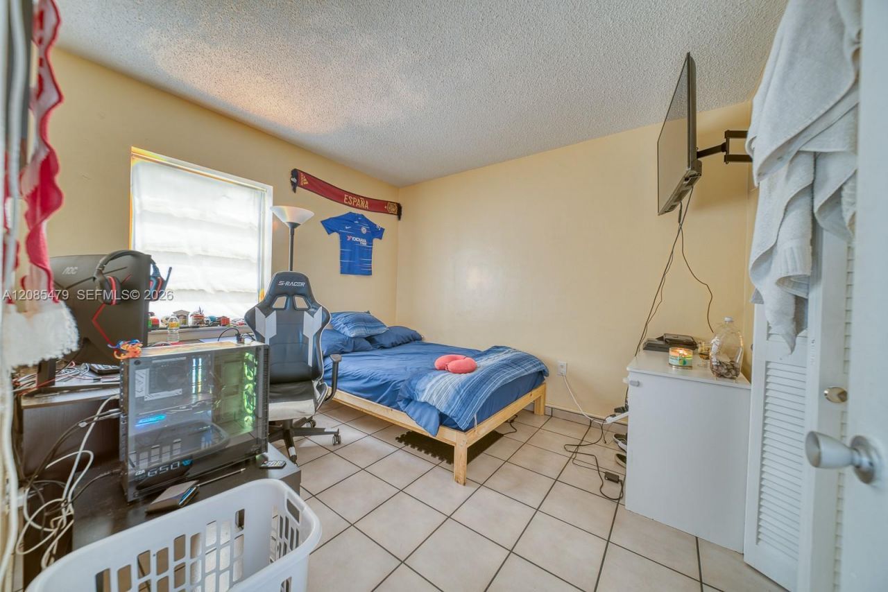 140 Royal Palm Rd, Unit 111, Hialeah Gardens, FL 33016 Photo