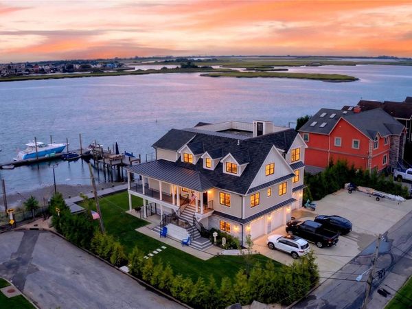1 North Drive, Baldwin Harbor, NY 11510