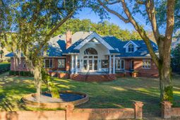 235 Country Club Lane photo 4