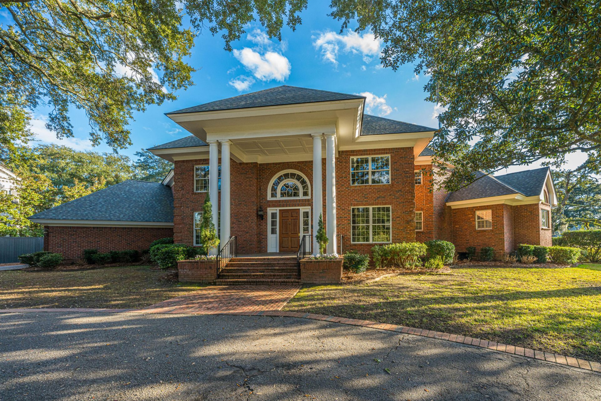 235 Country Club Lane Photo 4
