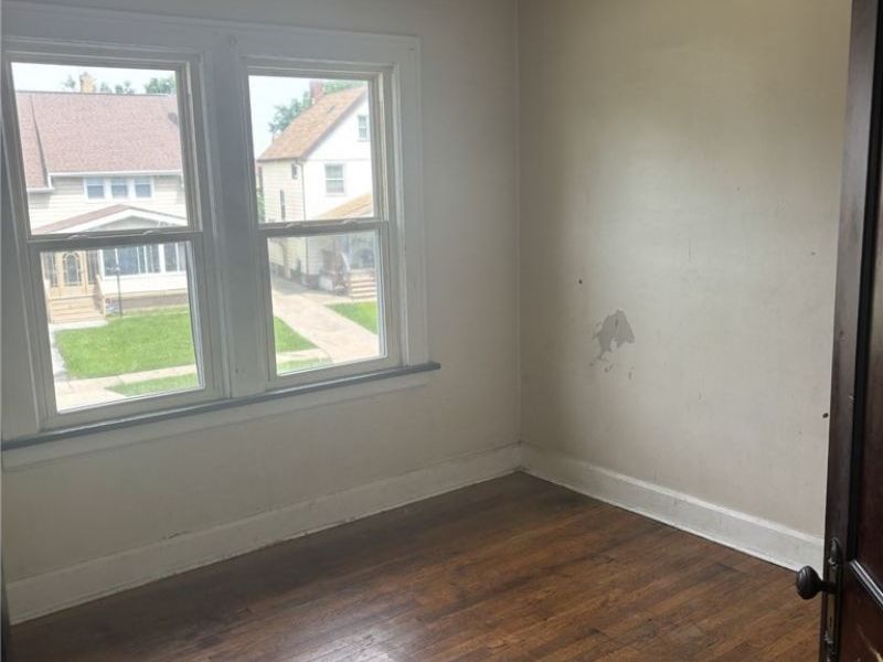 15406 Huntmere Avenue, Cleveland, OH 44110 Photo 12