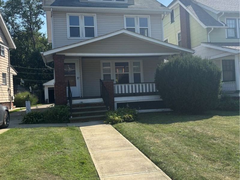 15406 Huntmere Avenue, Cleveland, OH 44110 Photo 2