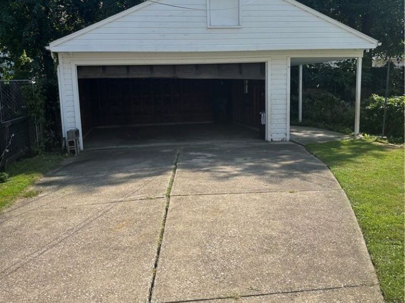 15406 Huntmere Avenue, Cleveland, OH 44110 Photo 4