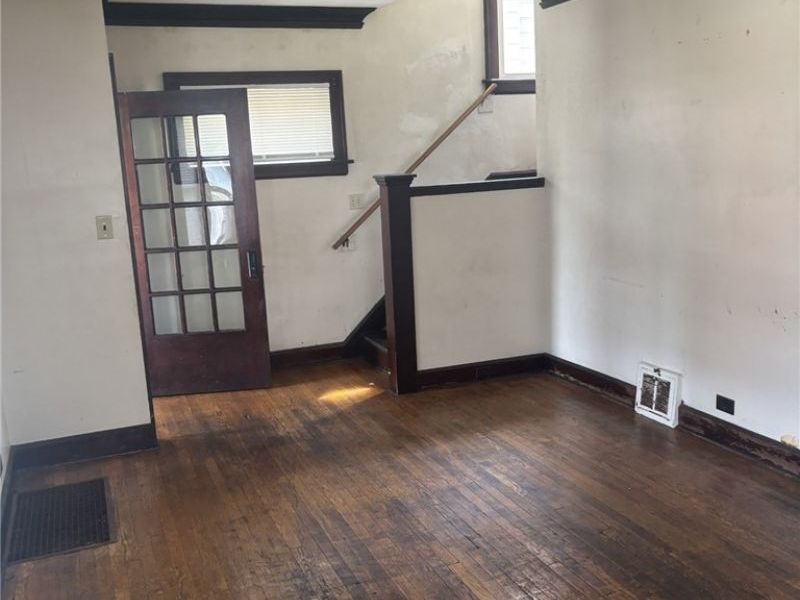 15406 Huntmere Avenue, Cleveland, OH 44110 Photo 7