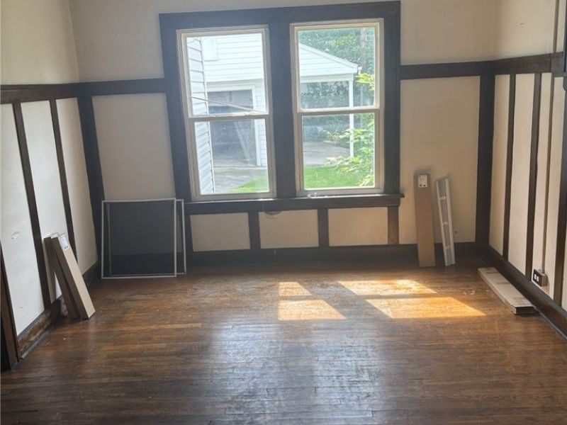 15406 Huntmere Avenue, Cleveland, OH 44110 Photo 9