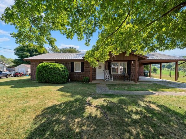 448 Glenview Drive , Horse Cave, KY 42749